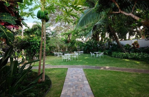 Wailuku House | Elegant Puakenikeni Suite- Historic & Ground Floor