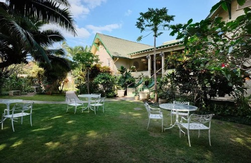 Wailuku House | Elegant Puakenikeni Suite- Historic & Ground Floor
