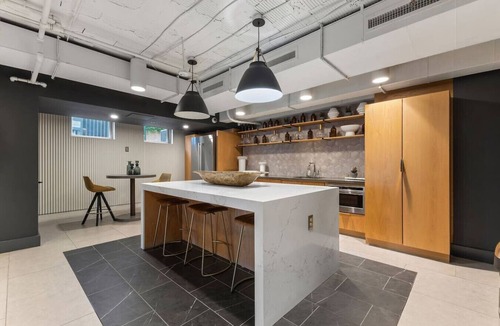 Radnor - Fort Myer Heights Apartment | Elevated Minimalist Escape, Free Parking & Metro