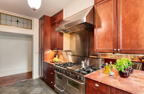 Saugerties House | Elliot by AvantStay | Historic Character Home in Great Location!