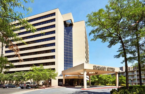 Crystal City Hotel | Embassy Suites by Hilton Crystal City National Airport