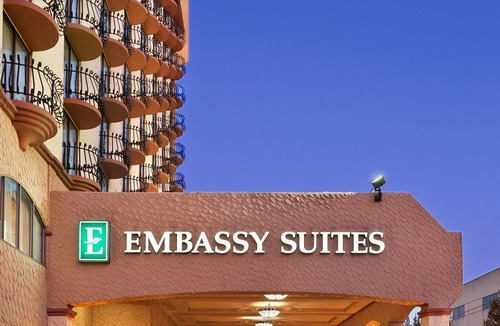 Westport Hotel | Embassy Suites Kansas City Plaza