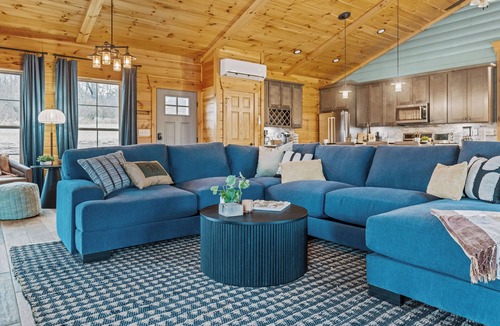 New Plymouth Cabin | Ember Hideaway Secluded Luxury Single-Level Sleeps 16