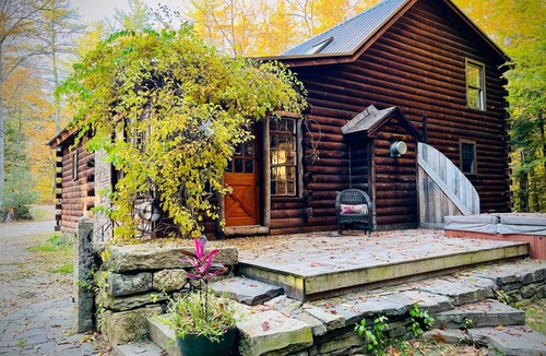Fryeburg House | Enchanting Cabin close to N. Conway Kayaking, Hiking, Skiing