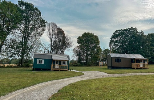 Auburn Cabin | Enchanting cabin with AC in Auburn - Perfect for a cozy getaway