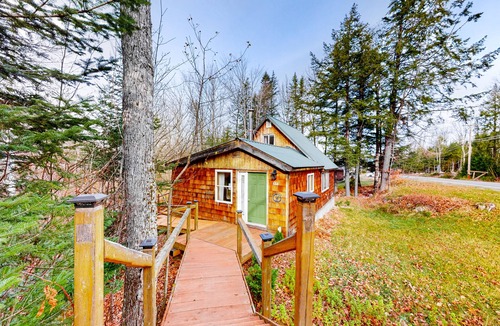 Dover-Foxcroft House | Enchanting dog-friendly cottage with full kitchen, fast WiFi, & nearby creek