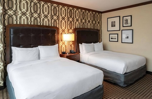 Alexandria West Hotel | Enjoy a Hassle-Free and Suiting Stay! 3 Convenient Units, Onsite Pool, Parking!