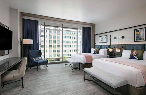 North Capitol Street Hotel | Enjoy a Hassle-Free Stay! 2 Contemporary Units, DC Landmark View, Pet-friendly!