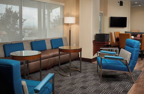 Lake Worth Hotel | Enjoy a Relaxing Stay in a Studio with Kitchen | Free Breakfast & Parking
