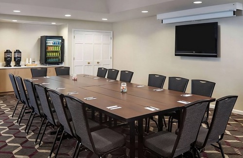 Brentwood Apartment | Enjoy Nashville With Your Family, Full Kitchen & Free Breakfast