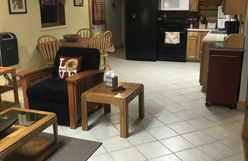 Edray Cabin | Enjoy private.beautiful… large house with outdoor hot tub and sauna !