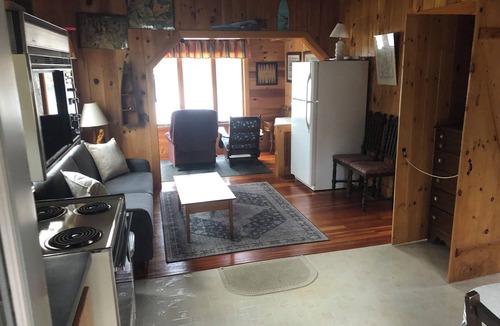 Nobleboro Cabin | Enjoyable 2-bedroom cabin in charming Nobleboro perfect for relaxing stays.