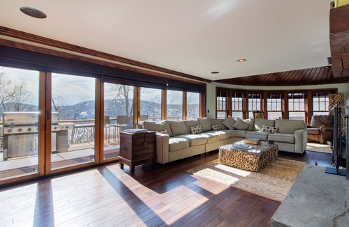 New Fairfield House | Entertainers Dream, Candlewood Lake, Hot Tub,Disco,Theatre,Music studio.more!