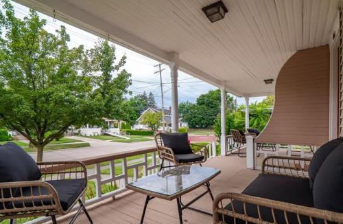 Bedford House | Entire Duplex w Historic District and Sleeps 12