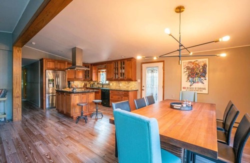 New Paltz House | Esopus Escape: Secluded Escape with Hot Tub & Fireplace