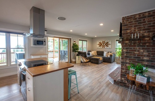 North Sebago Villa | Estate House Limit 12 4 Bedroom Estate