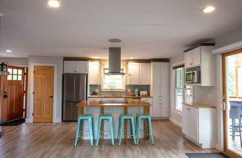 North Sebago Villa | Estate House Limit 12 4 Bedroom Estate