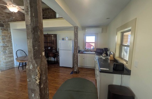 Pauline House | Evans Getaway