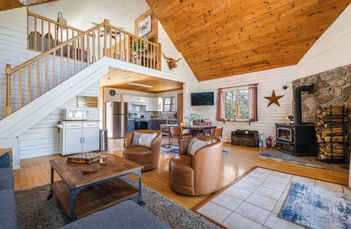 Wardensville House | Evergreen Lake Cottage