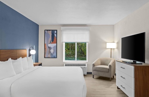 Bowling Green Hotel | Everhome Suites Bowling Green by Choice Hotels