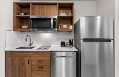 Clarksville Hotel | Everhome Suites Clarksville Ft. Campbell Area by Choice Hotels