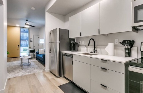 Midtown Apartment | Exclusive 1Bed New Luxury Apt