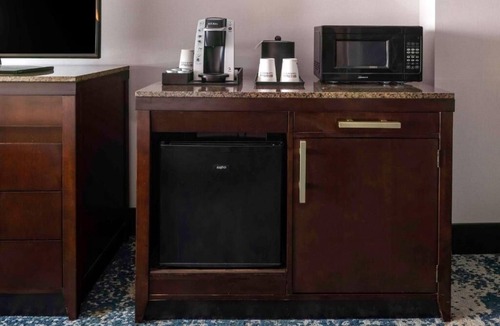 Bethesda Hotel | Exclusive NIH Stay Pet Friendly Near Red Line Metro And Attractions - 4 Units