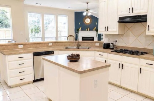 Southwest Arlington House | Executive 4BR Retreat Mins to AT&T Stadium