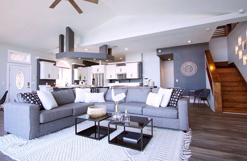 Sunrise Beach House | Executive Getaway close to all the action with Private 2 slip dock