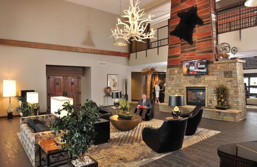 Independence Hotel | Expanded King Bunk Bed Suite, Stoney Creek KC, Room for the Crew!