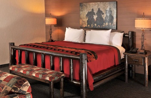 Independence Hotel | Expanded King Bunk Bed Suite, Stoney Creek KC, Room for the Crew!