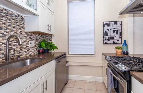 Highland Park House | Expansive Essential Triplex | near T