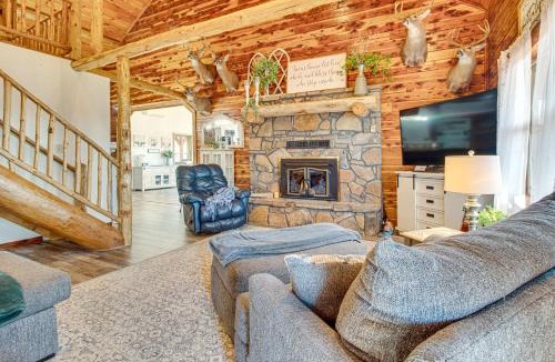 Clarkridge House | Expansive Mountain Home Rental w/Yard & Fire Pit!