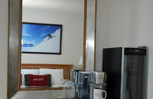 Edray Apartment | Expedition Station 308-1 Bedroom Studio in Village