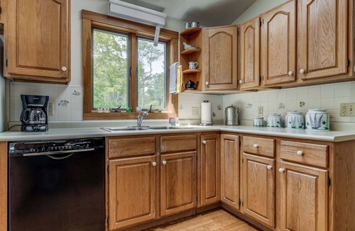 Five Islands House | Experience coastal charm at Merwick Cottage in Georgetown, ME, with 3 bedrooms and waterfront views.