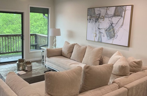 Rockwell Condo | Experience Lakeview Luxury: Newly Updated Condo with Private Boat Dock