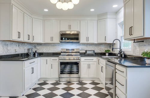 Beachwood Cottage | Explore Cleveland Attractions! Family-focused Home