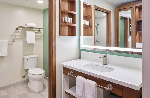 Kaanapali Hotel | Explore Hawaii's Most Hawaiian Hotel, 2 Luxurious Units, With Top Amenities