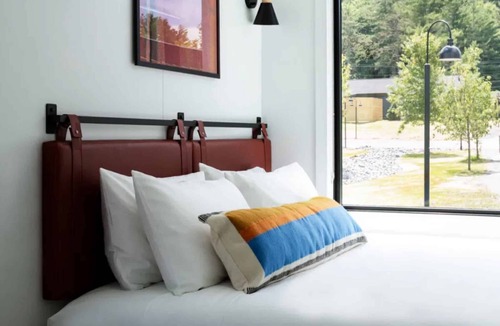 Stowe Area Hotel | Explore Stowe’s Trails from Spacious Room+ Scenic Vistas