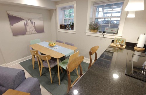 Stanton Park Apartment | Explorers Paradise Walk to Capitol