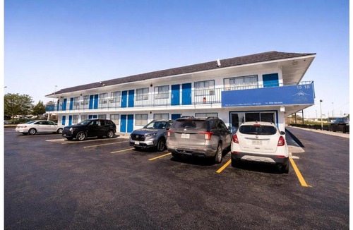 Summit Station Hotel | Express Inn Near Columbus Airport