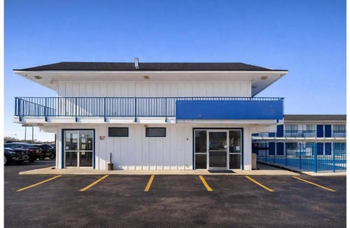 Summit Station Hotel | Express Inn Near Columbus Airport