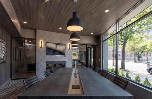 The Hill Apartment | Exquisite Apt w/ Parking and Gym|Downtown at Yale