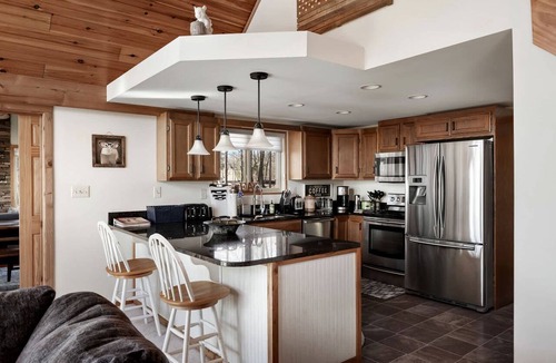 The Woods Cabin | Exquisite Mountain Cabin Retreat near Cacapon River in West Virginia
