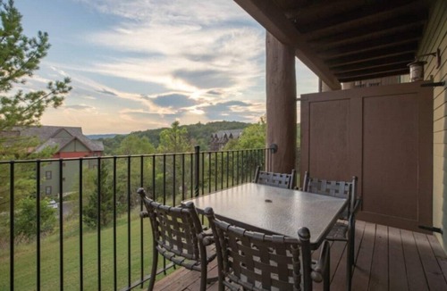 Big Cedars Apartment | Exquisite Wilderness Club at Big Cedar, Studio