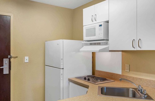 Pontiac Hotel | Extended Stay America Suites Providence Warwick