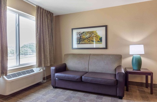 Pontiac Hotel | Extended Stay America Suites Providence Warwick