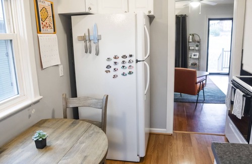 South Kansas City House | Extended Stay Colorful Cottage in Kansas City