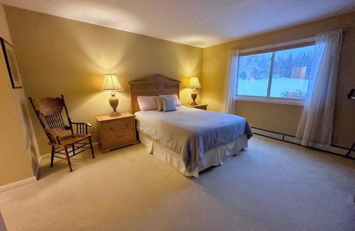 Carroll House | F22 Great location close to Bretton Woods Ski Area, Ice Castles, Mt Washington Hotel