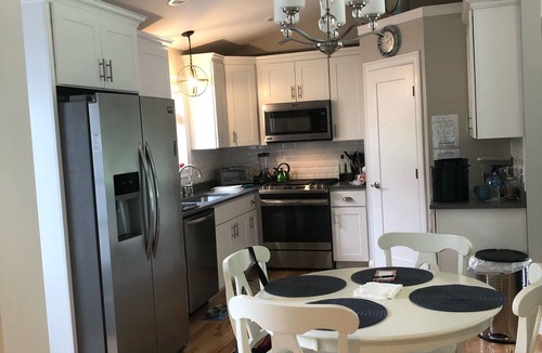 Cape Porpoise House | Fab Sunny Kennebunkport home ,7Mins.beach,Openings for Summer 2024, 365 per nite